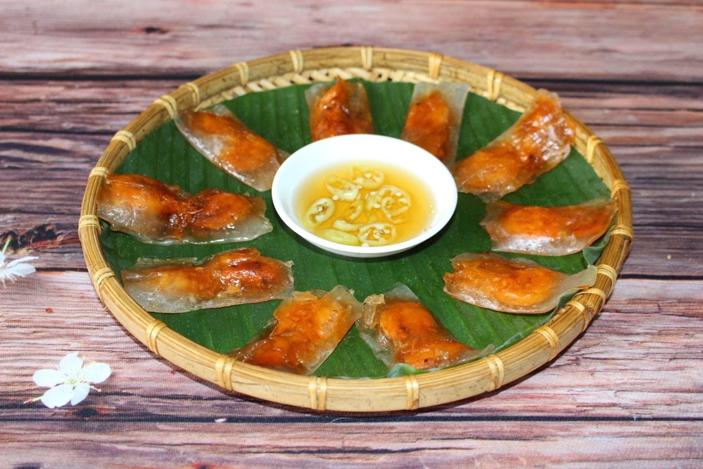 Chè bột lọc bọc heo quay