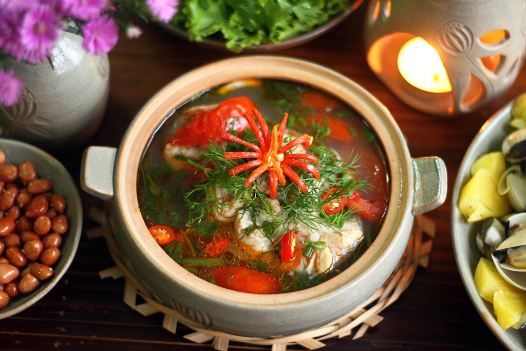 LẨU CÁ LĂNG MĂNG CHUA